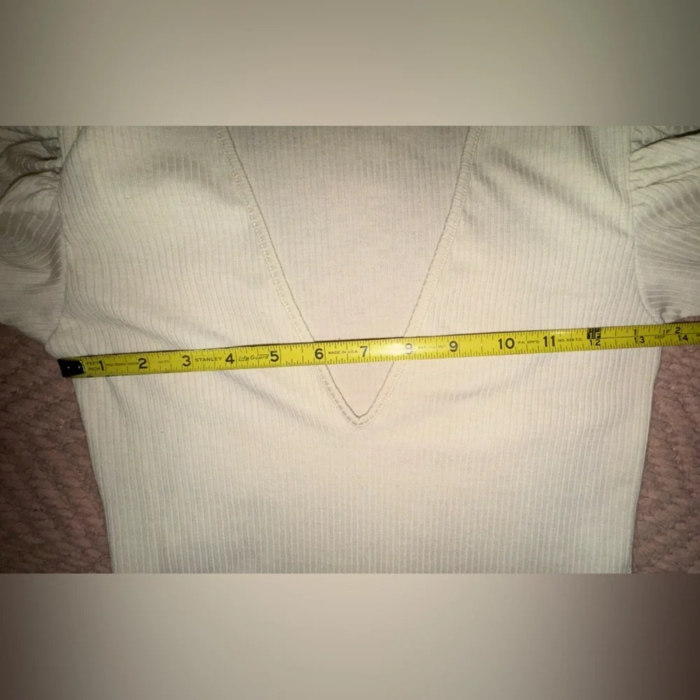 Zara beige/stone puff sleeve ribbed stretch tshirt size S